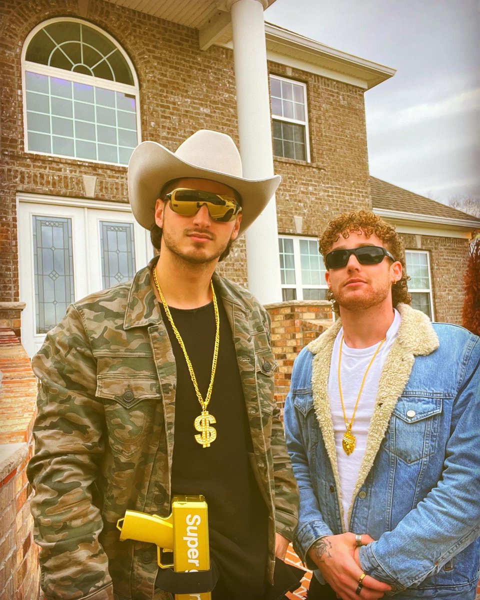 On The Outside ~ OTO tweet media