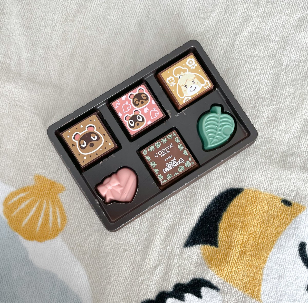🍫 Les chocolats #AnimalCrossingNewHorizons de la marque Godiva en vente au Japon !

(<a href="/chiinya_lemopan/">ちーにゃ🍋🐼@パンダ家族長女</a> - <a href="/Godiva_JPN/">ゴディバ</a>)
#ACNH #AnimalCrossing #ACNHEntraide