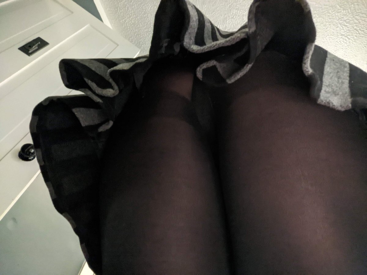 Earthy_Sole's tweet photo. No peeking ;)

#upmyskirt #tights #peep #peek #peepshow #tights #tightass #ofgirl #ass #skirt #skirts

https://t.co/td3KdNkHC6 https://t.co/aay9UGlsFo