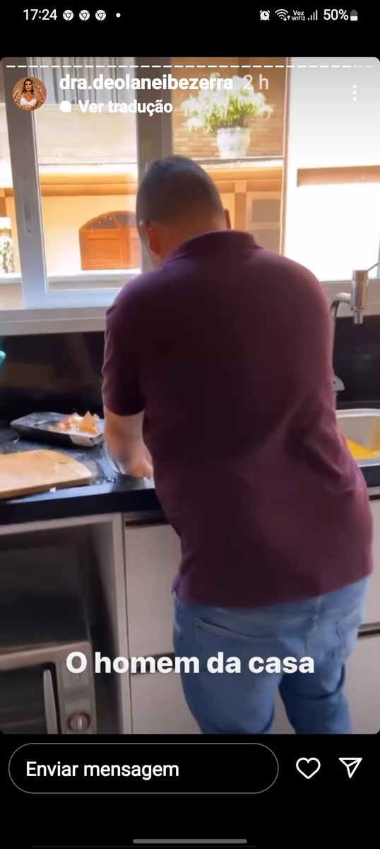 Georgia47208138's tweet photo. O padrasto da dr lavando a costela dentro da pia, aff q nojo meu Deus kkkkk isso pq a dr é mas limpa do mundo kkkkkkkkkkk https://t.co/pqnuXRpiSe