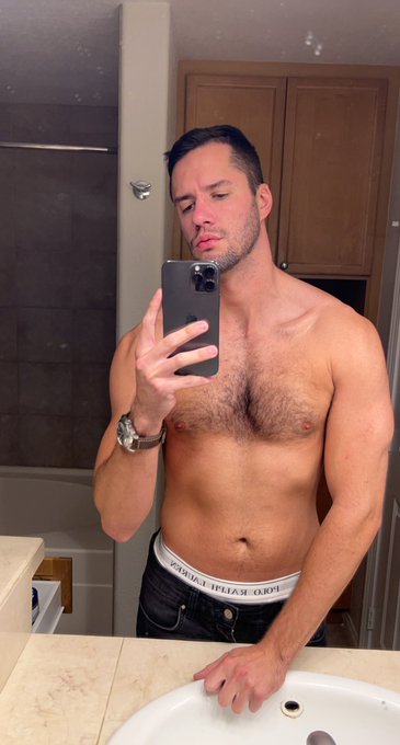 Time for a lil 5 mile night hike https://t.co/4LBvq1Iy78