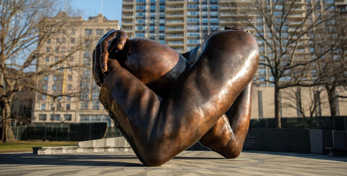 gv_gallery's tweet photo. We LOVE "The Embrace", a new Dr. #MartinLutherKingJr memorial by artist #HankWillisThomas!  This captures a hug between Dr. King and Coretta Scott King during an intimate, congratulatory moment in 1964 when Dr. King was awarded the Nobel Peace Prize. @WilsonSchlDist https://t.co/mpD7HGhx0H