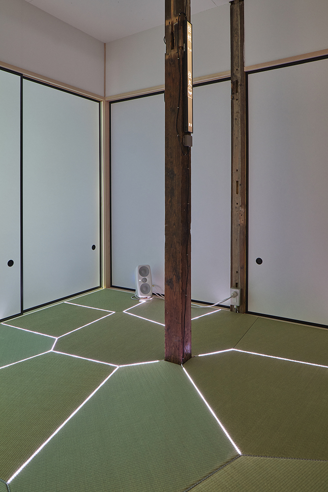 noiz_architects's tweet photo. [project] XR HOUSE -北品川1930-, Tokyo, Japan, 2022 © Yasuhiro Takagi
Collaborator: #大和ハウス工業 / #バンダイナムコ研究所 / #白木良 / #PixelEngine / #新工芸社 / #村中真澄 /

#NOIZ #XRHOUSE北品川1930 #installation #国枝 #ヴォロノイ畳
https://t.co/89efhxjNvp https://t.co/nrkwU2QDyb