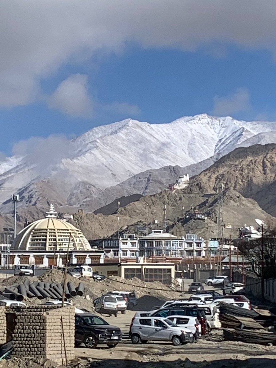 PaulDupuis_E5's tweet image. At the top of the world in Ladakh, India. This journey is about “Randstad With Heart”.  Our visits to coach and volunteer in remote villages in the Himalayas has been truly inspirational. #randstad #humanforward And we came away with the championship! 🏆