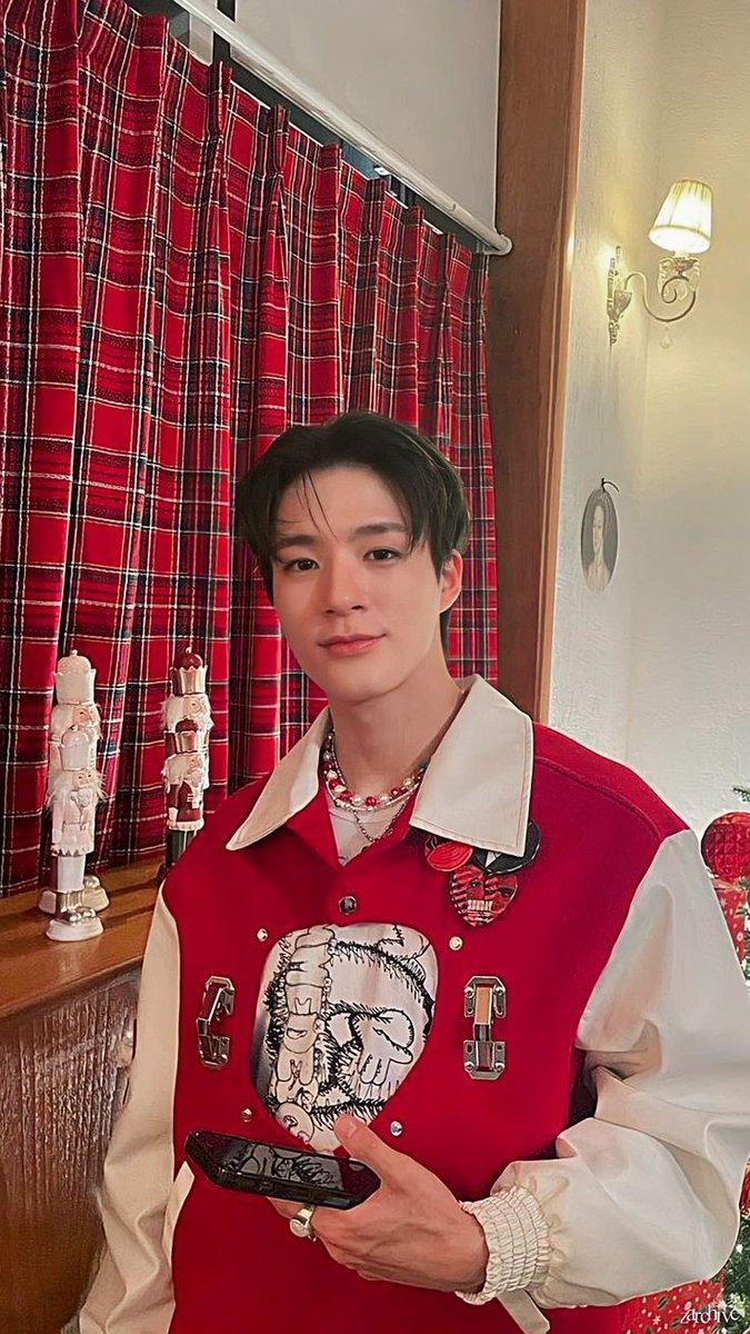 Jeno (.◜◡◝) tweet media