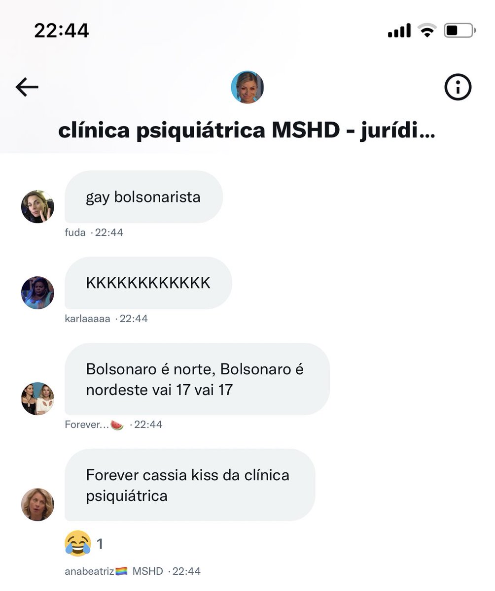 squadclinica's tweet photo. forever a cassia kiss da clinica psiquiatrica https://t.co/FSa2SJfRl9