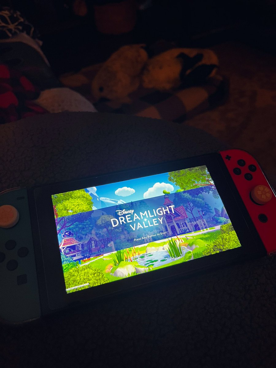 kelzzo_'s tweet photo. my current fave games | my 2 personalities https://t.co/8qJfZ6LfLi