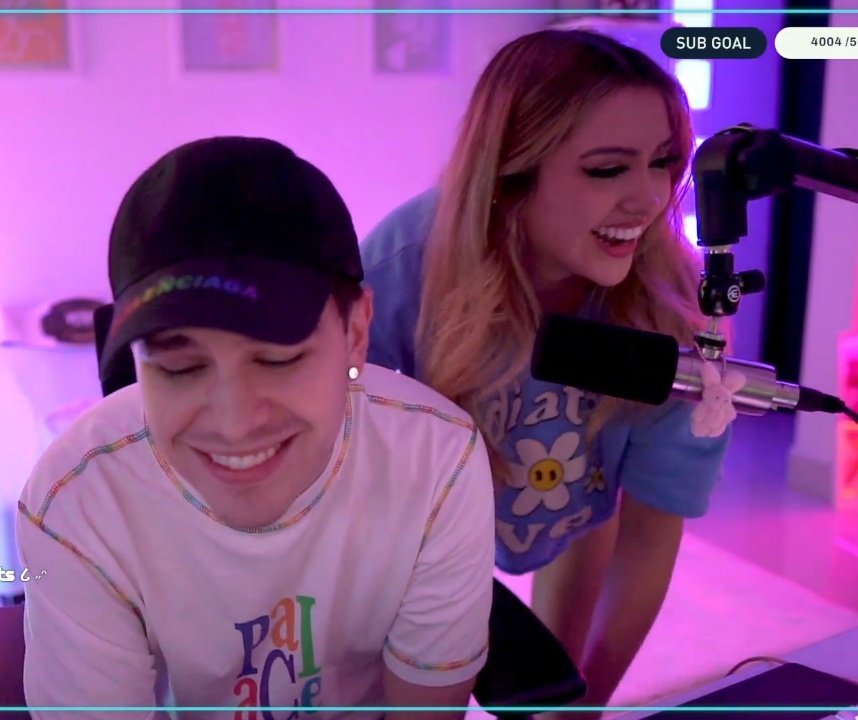 ♡ (@dailypochis) on Twitter photo 