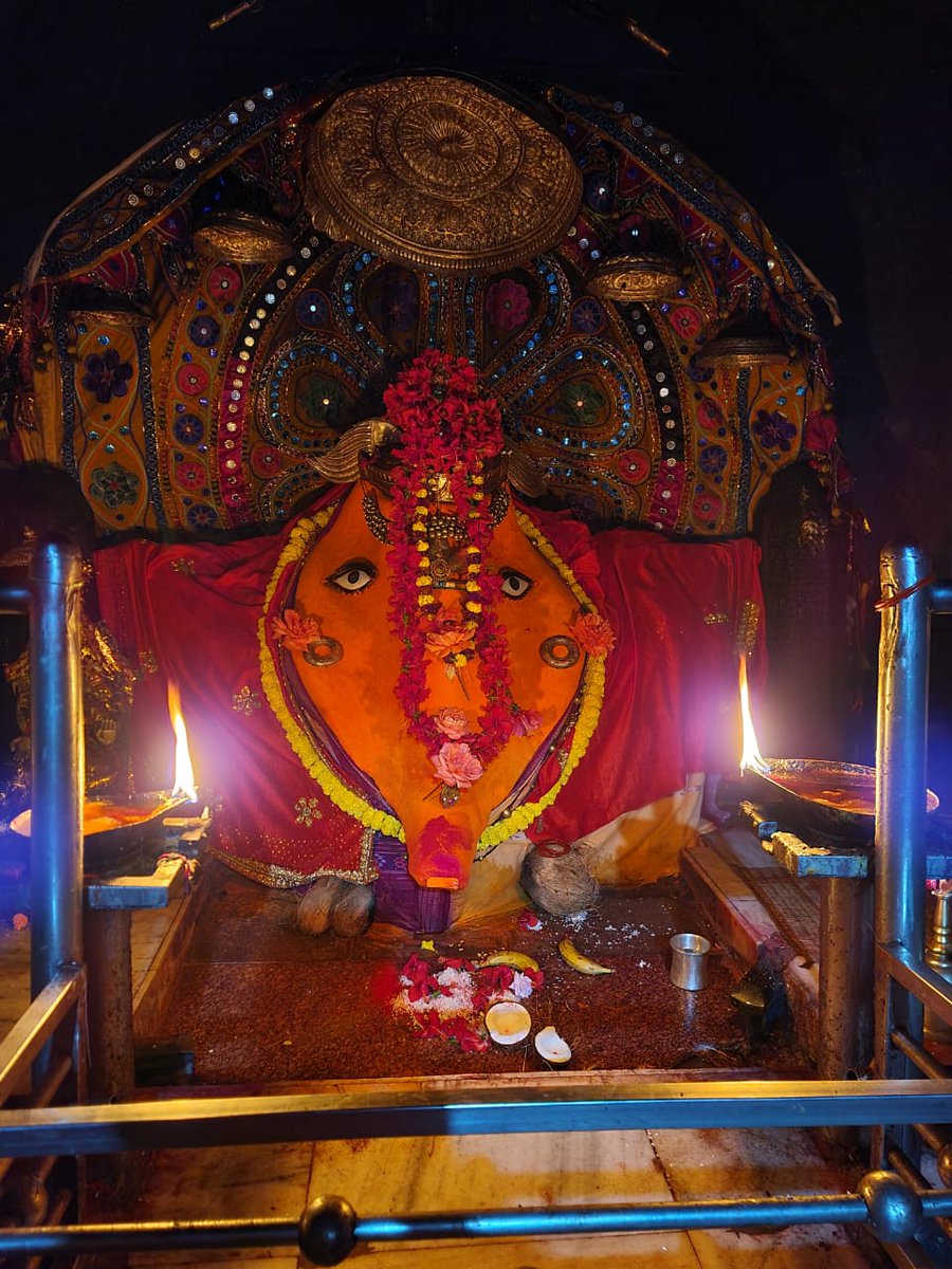 drkhuntia21's tweet photo. Today's #MangalbaarDarshan of Maa #Samlei. May she bless all with good health & happiness🎁 https://t.co/l86ZPwyiRE
