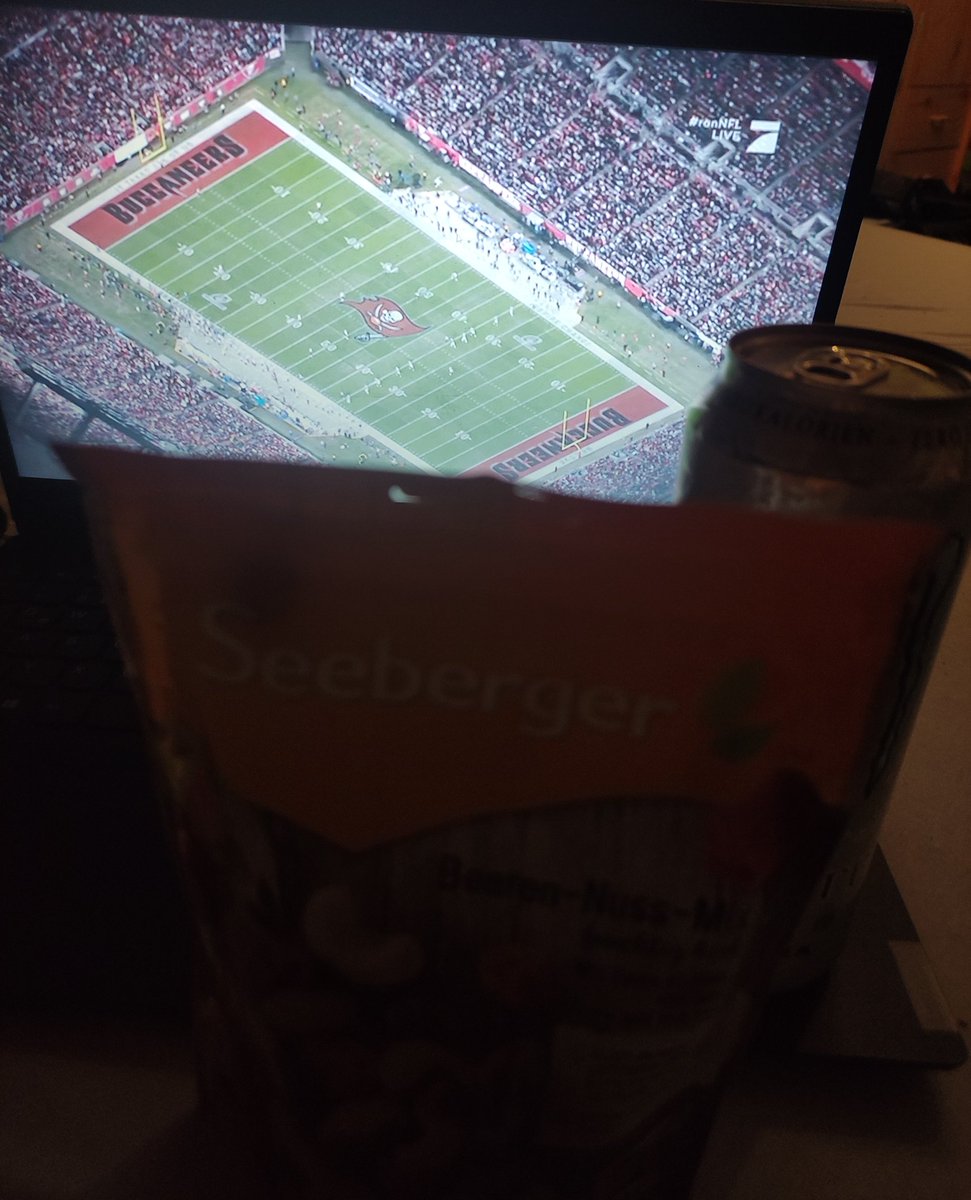 Snacks, Engerydrink und ein freier Dienstag. Perfekte Voraussetzungen für einen WildCard "Montag" 👌
<a href="/volkerschenk26/">Volker Schenk</a> <a href="/Max_Zielke/">Max Zielke</a> <a href="/ransport/">ran</a> #ranNFL #wildcardweekend