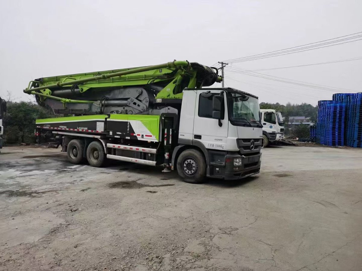 For sale Zoomlion pump 49M with Benz chassis truck # made year 2019  #more details please contact my WhatsApp:+86 15873124020