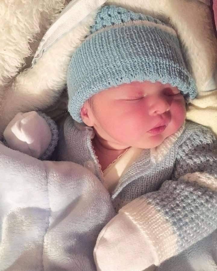 Arknalx's tweet photo. Its name Baby Han terlahir pada tanggal 16 -01-2023 pukul 08.00 wib  , welcome to world sayang . Terimakasih telah hadir di tengah tengah kami , kami sangt menyayngi kamu nak semoga jadi anak yg bebakti dengan papa dan dady hum . Selamat lahir di dunia ini syng . (  @Hndryzz ) https://t.co/BOZFrLbssL