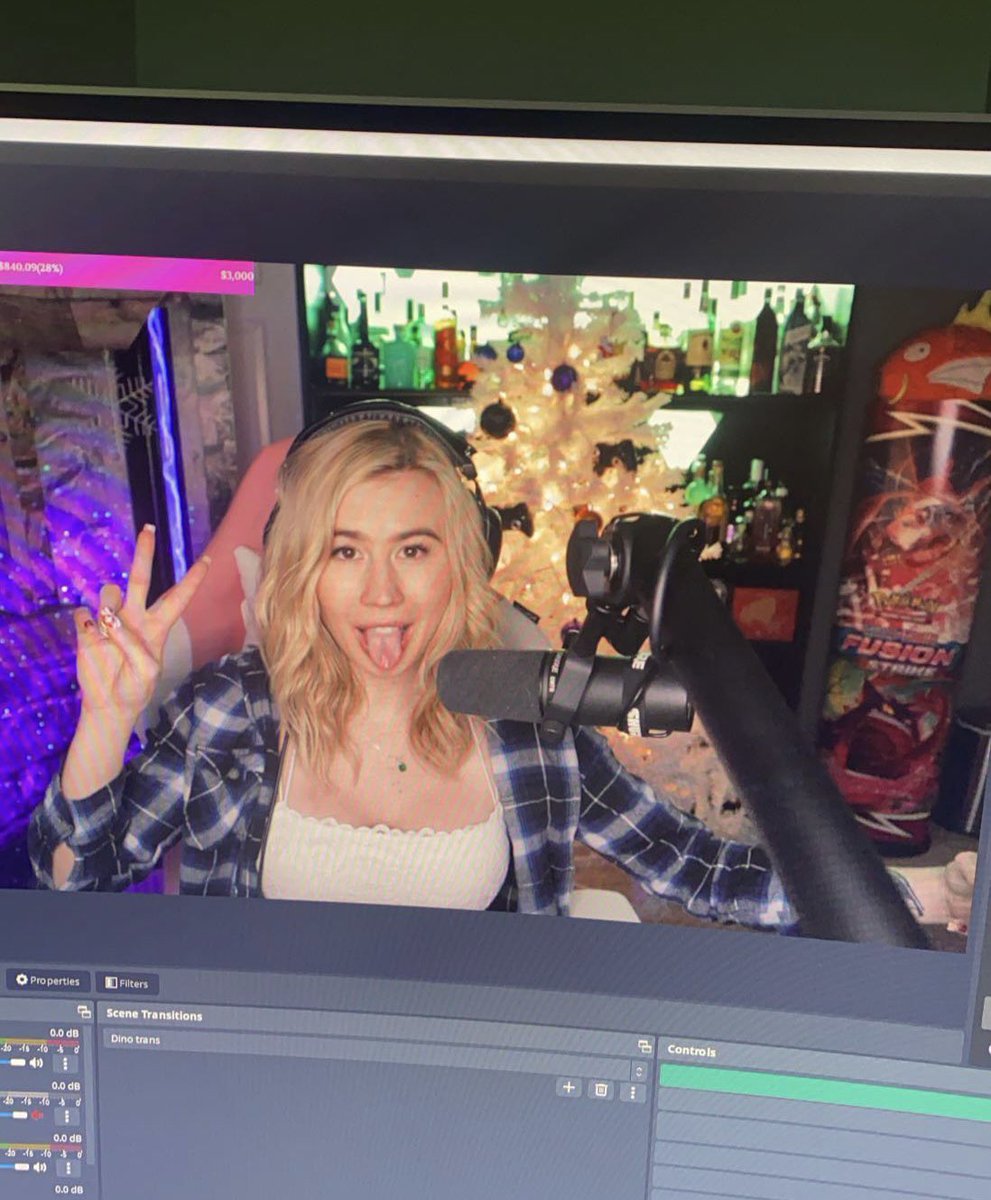 Sydasarus's tweet photo. 72 hr stream?! https://t.co/FMCNSgLmRP LIVE NOW! https://t.co/HrJv2L6mtM