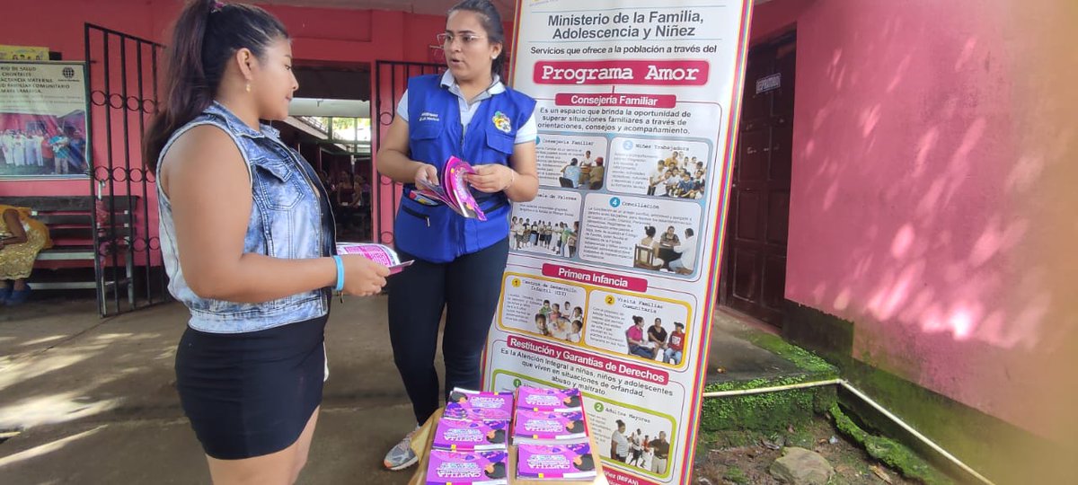 RDElayote's tweet photo. #MIFAM Feria para divulgar diferentes temas como los derechos y leyes que nos protegen ante cualquier situación de violencia en base al contenido de la cartilla mujer, derechos, leyes y mecanismos de denuncia para la prevencion del Femicidio.
#MásVictoriasPuebloPresidente https://t.co/4FCeqxVgdE