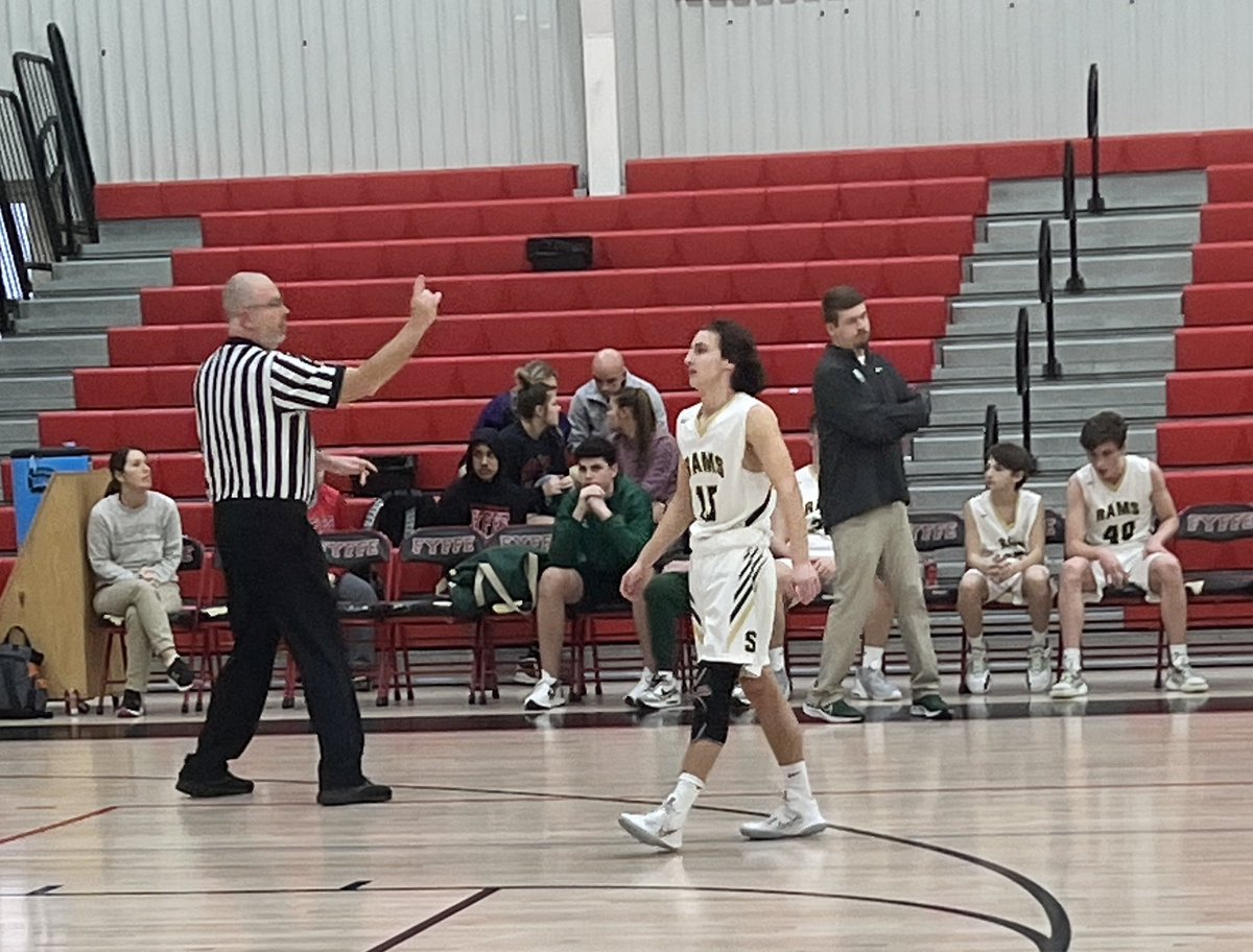 byron_fricks's tweet photo. Congratulations to @SylvaniaHoops jv boys for their victory over ValleyHead in the first round of the DeKalb County Tournament today. https://t.co/fO4kiHcaVz