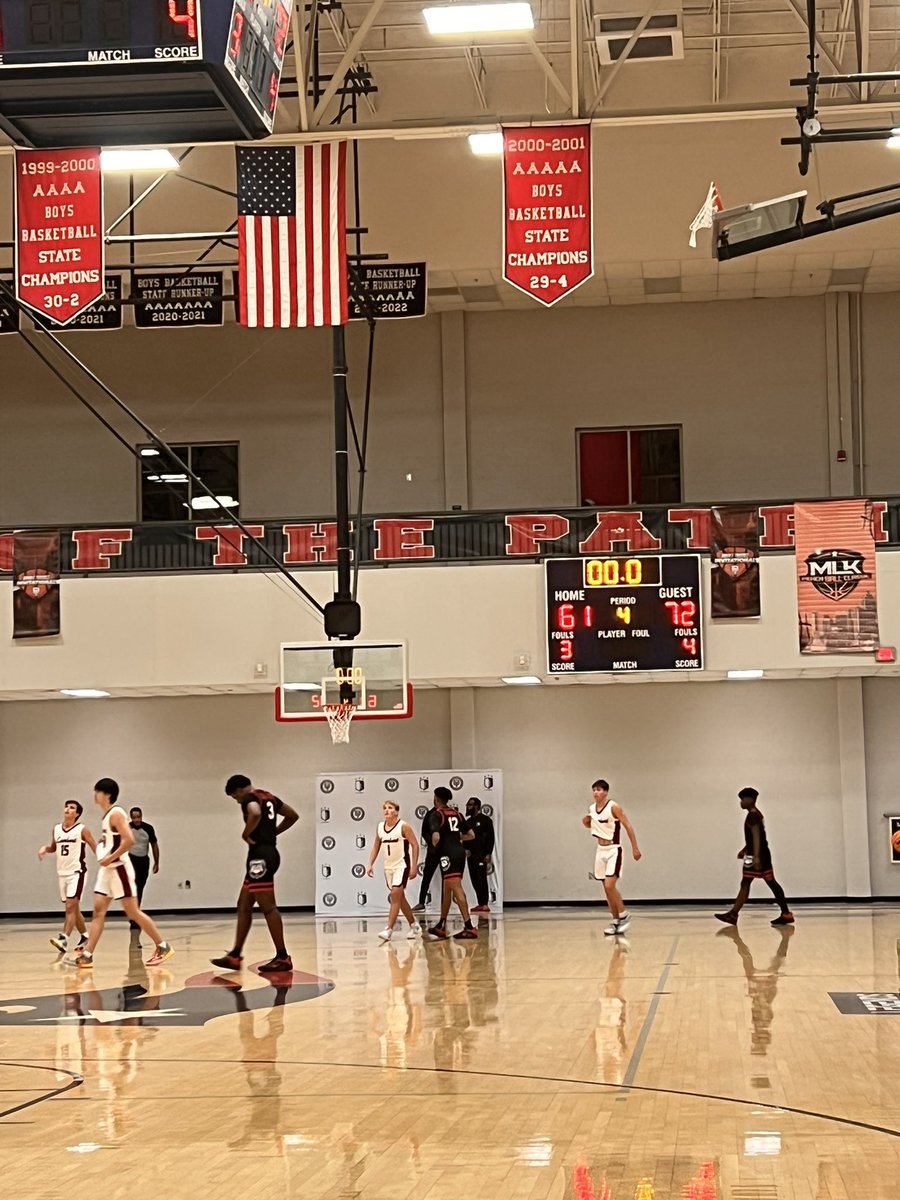 Final: MLK Peach Ball Classic

Dutchtown 72

Lambert 61

Fast uptempo game! Dutchtown used their size to their advantage and got a lot of good looks around the rim! Lambert cut the lead to 9 multiple times but could not overcome over that hump! 

@jeredwards_ finished w/ 17pts 