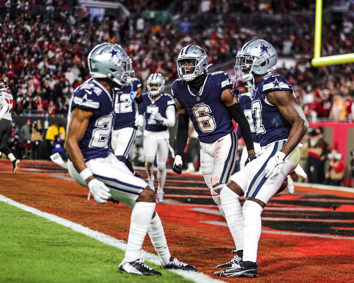 dallascowboys's tweet photo. Defense came to PLAY 😤

#DALvsTB | #DallasCowboys https://t.co/bqV71WcOQs