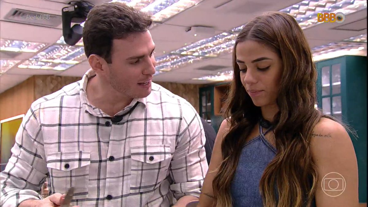 delucca's tweet photo. - meu amor, quero te levar pra acampar, você vai amar
- vamos acampar onde?
- na frente do quartel

#BBB23 https://t.co/dqmM4xdfDL