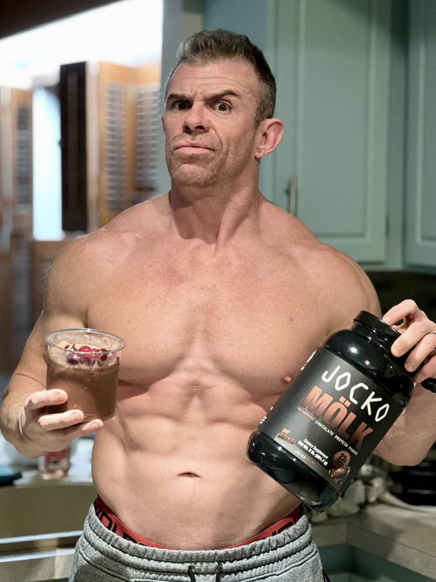 jonathanmntgmry's tweet photo. Don’t let the face fool ya…

There’s absolutely nothing to be upset about when you get to end your day dialed in on plan with @jockofuel Mölk chocolate cherry protein ice cream! 💪🙌🤙

@echelonfront 
@jockofuel
#DEFReset Day 16 #dotheworkwintheprize #iamfirstin
#fuel https://t.co/Hngifwz8ch
