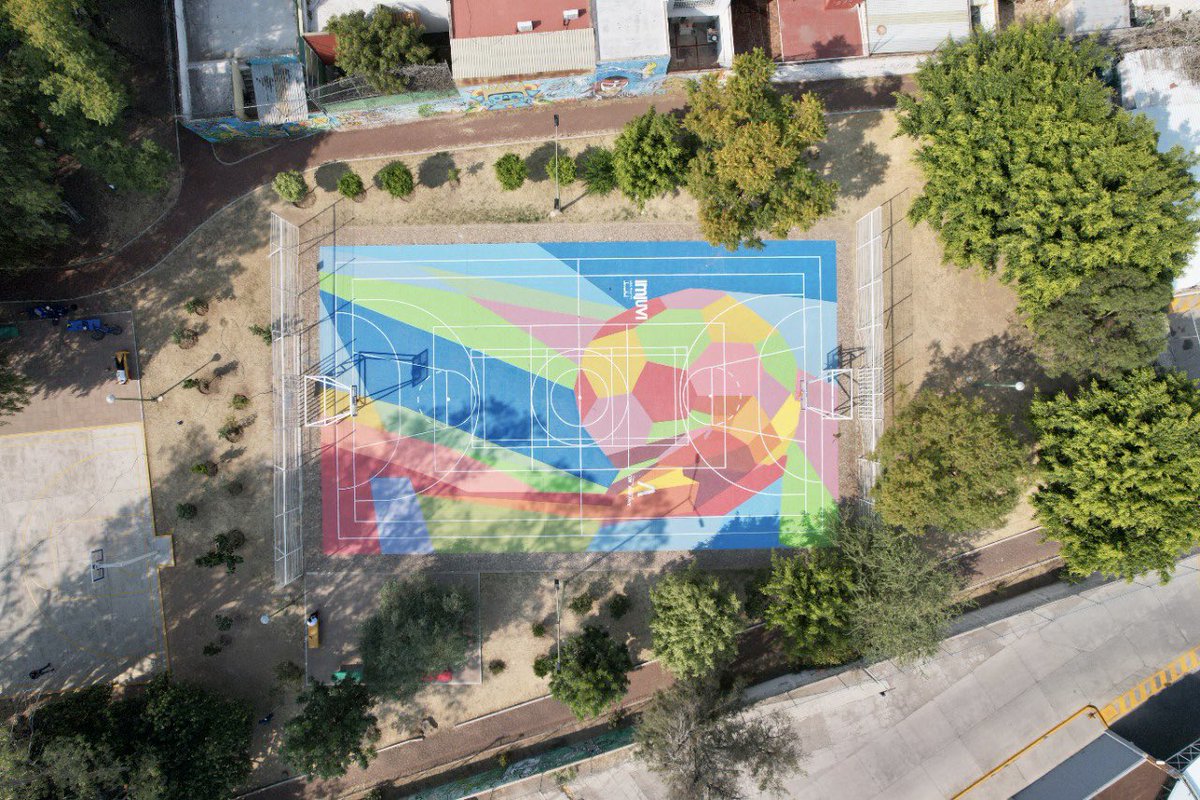 LorenaAlfaroG's tweet photo. En #Irapuato hay muchísimo talento y así lo demostraron los chavos que hicieron arte y dieron color a las canchas de nuestros #ParquesVecinales. 
Ahora las familias podrán disfrutar de estos espacios 🎨🖌️.

¡Ayúdanos a mantenerlos así de bonitos!

#ConPasoFirme https://t.co/gZqMiwFW9F