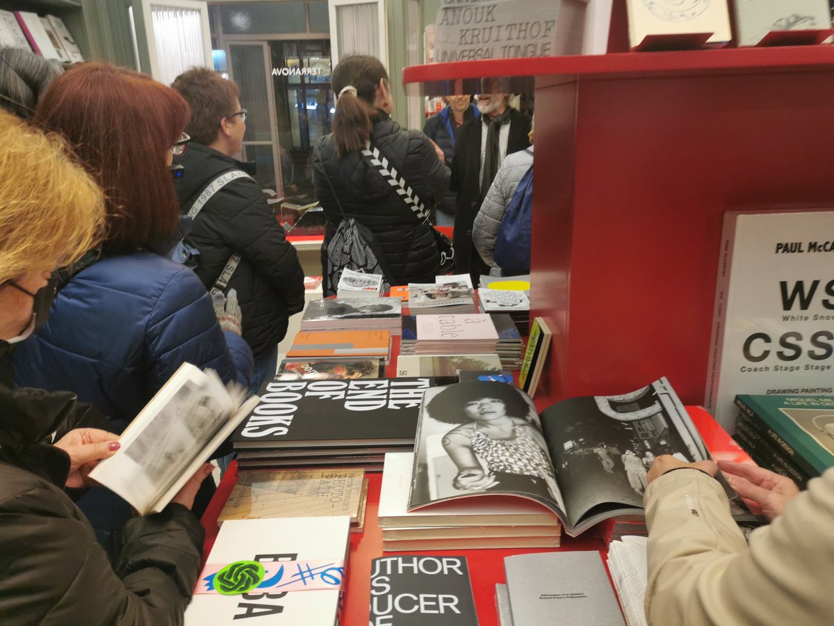 irenearmangue's tweet photo. Ruta per llibreries de Sant Antoni amb el guiatge de @mnunesal, la lectura d'@annacasas1975 i les parades al Mercat i a @Lallamastore #LaProle #Terranova #LaUniversal @Lacalders @crisicoop. Gràcies per aquest regal! @ccgolferichs @CCCBorrell @calabria_66 #FMSantAntoni https://t.co/Dnrj19RA7v
