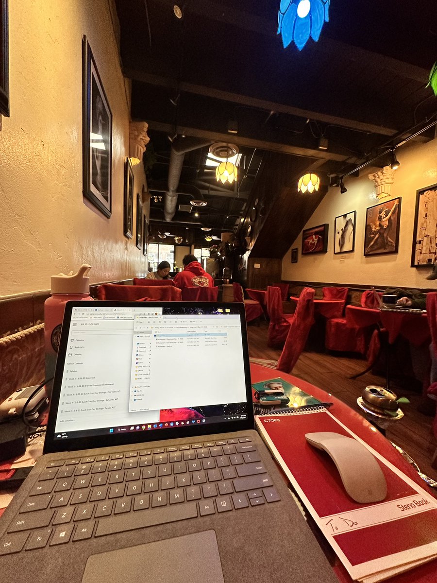 hvchiordi's tweet photo. Enjoying a day of preparing for class at one of my favorite spots in Tucson.
#UofA #EspressoArtCafe #ClassPrep https://t.co/7hTC3EmUsb