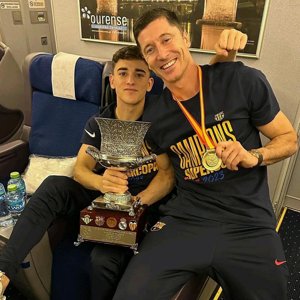 Roomwork5's tweet image. #NewProfilePic