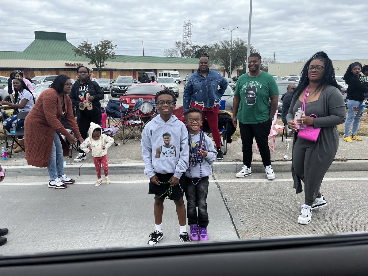 JPschools's tweet photo. As we celebrate the legacy of Dr Martin Luther King, Jr., we are reminded how one person’s dream backed with collective works from the community can move mountains. Today, @DrJamesGray along with JP staff, students and elected officials were at this year’s MLK Day Parade. https://t.co/8adBv139Cr