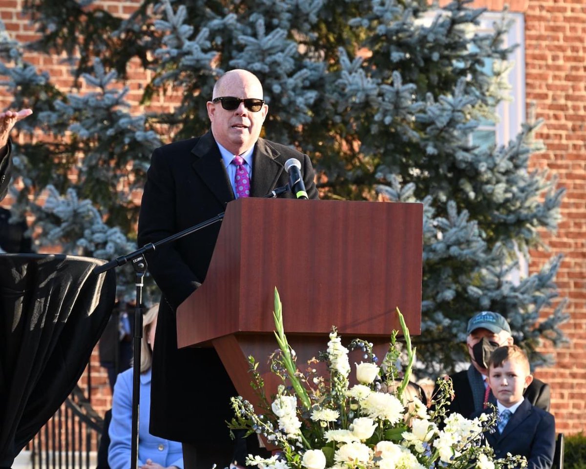 GovLarryHogan's tweet photo. As one of my last official acts as governor, it was my honor to swear in Brooke Lierman as the 34th Comptroller of Maryland and first woman to hold the office. I wish Brooke and her family all the best. https://t.co/WWhxlTxzvr