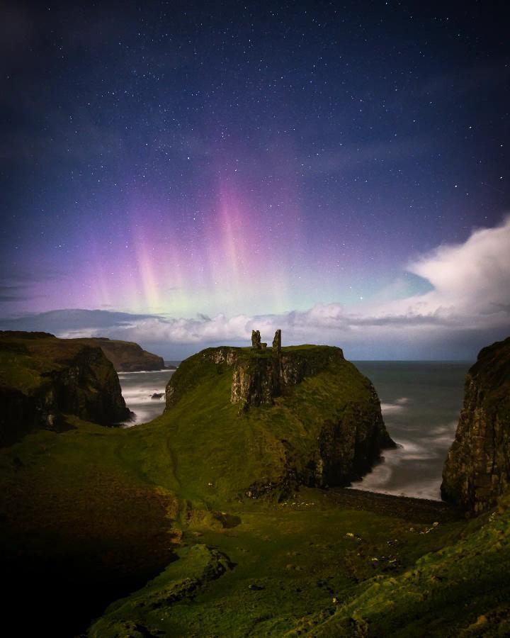 NationalTrustNI's tweet photo. Dunseverick Castle - conquering blue Mondays since the 5th century AD.
#EveryoneNeedsNature #PlacesMatter
๐ธ @dunbar44
https://t.co/tNH0cnFUKz https://t.co/fRuCGUI9ak