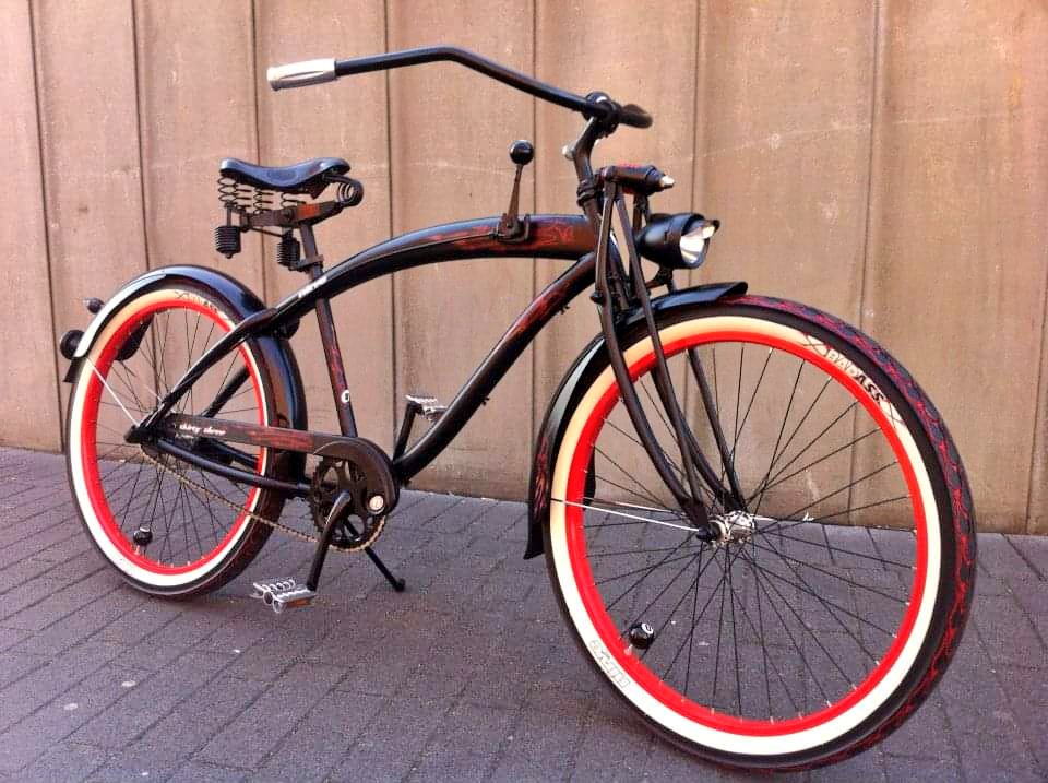 iEricof's tweet photo. Cause Normal Bikes Are Boring 🎱🔥

#ruffcycles #americanchopper #ruff #bicycle #custombike #custombicycle  #handcraftedingermany #handcrafted #luxurybike #lifestyle #bike #bicycle #eightball #thirtythree #badass https://t.co/PYOIX1CKXc