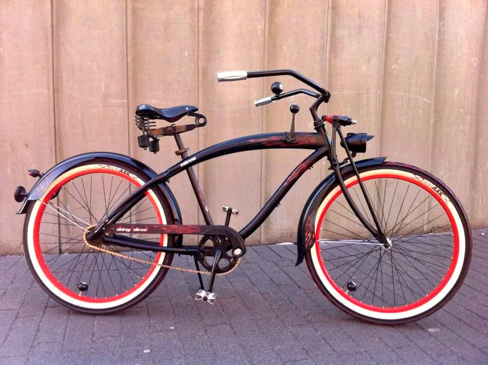 iEricof's tweet photo. Cause Normal Bikes Are Boring 🎱🔥

#ruffcycles #americanchopper #ruff #bicycle #custombike #custombicycle  #handcraftedingermany #handcrafted #luxurybike #lifestyle #bike #bicycle #eightball #thirtythree #badass https://t.co/PYOIX1CKXc