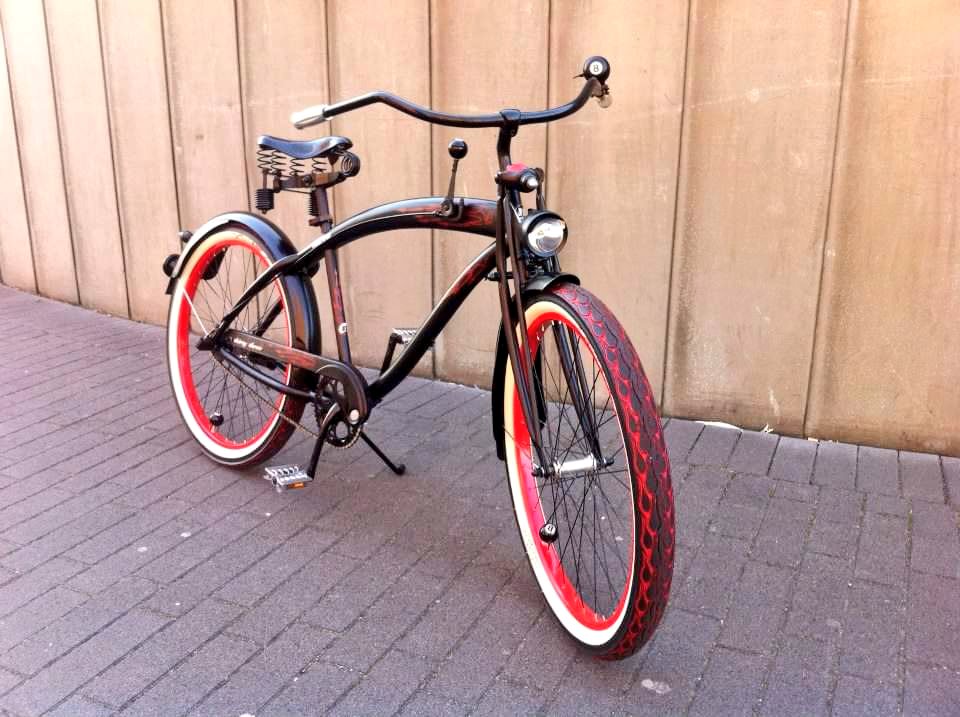 iEricof's tweet photo. Cause Normal Bikes Are Boring 🎱🔥

#ruffcycles #americanchopper #ruff #bicycle #custombike #custombicycle  #handcraftedingermany #handcrafted #luxurybike #lifestyle #bike #bicycle #eightball #thirtythree #badass https://t.co/PYOIX1CKXc
