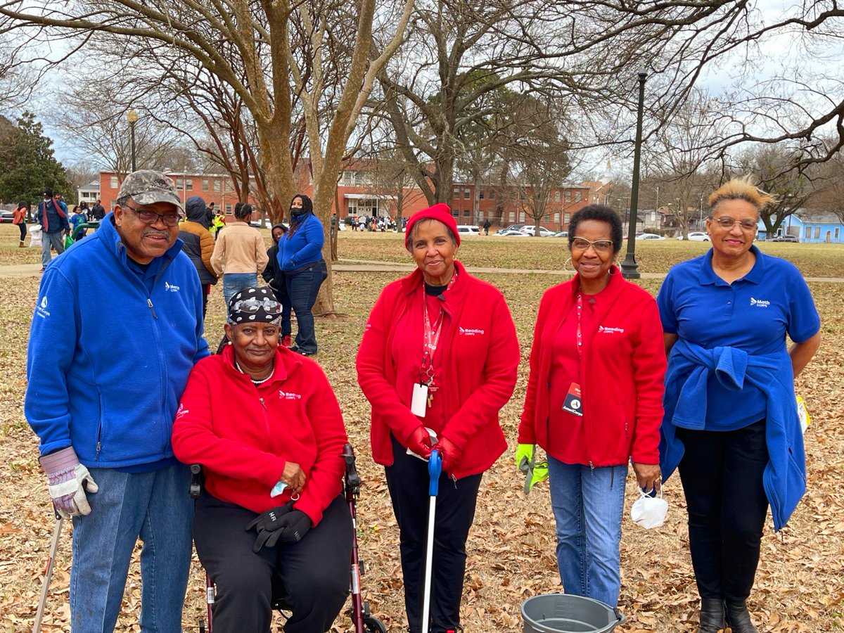 reading_corps's tweet photo. Mississippi Reading Corps members partnered with Keep Jackson Beautiful and Keep Hattiesburg Beautiful to clean public spaces in honor of #MLKDay. Check out some snapshots from the day! @AmeriCorps https://t.co/U9SyvhfAPa