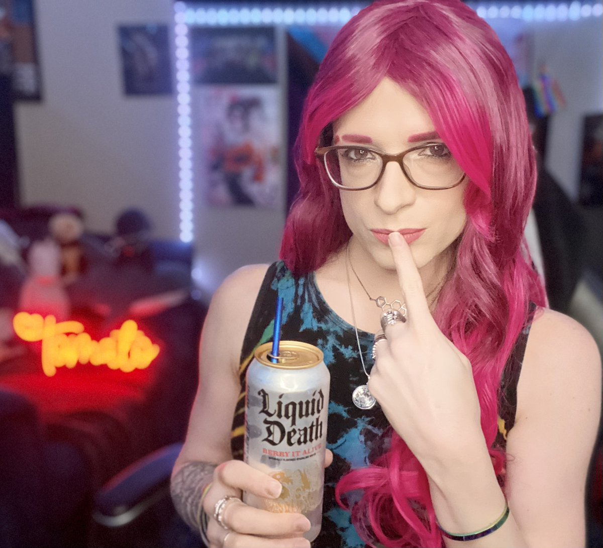 AliTheTomatoxo's tweet photo. Link in comments!

Manic Monday in the Tomato Garden! Starting a new (to me) game for the first time! Returnal - Lets go! #Peer2Peer #Returnal #TransGirlGaming #LiquidDeath #ManicMonday #GirlGamer #TransIsBeautiful https://t.co/DfdJLzuAQy