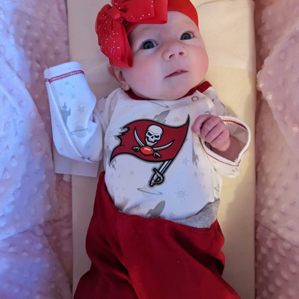 nicsimx's tweet image. Getting ready to watch @Buccaneers move into the divisional round 🥳🥳
May have treated my 2 month old daughter to some new outfits 🥰 @SkySportsNFL