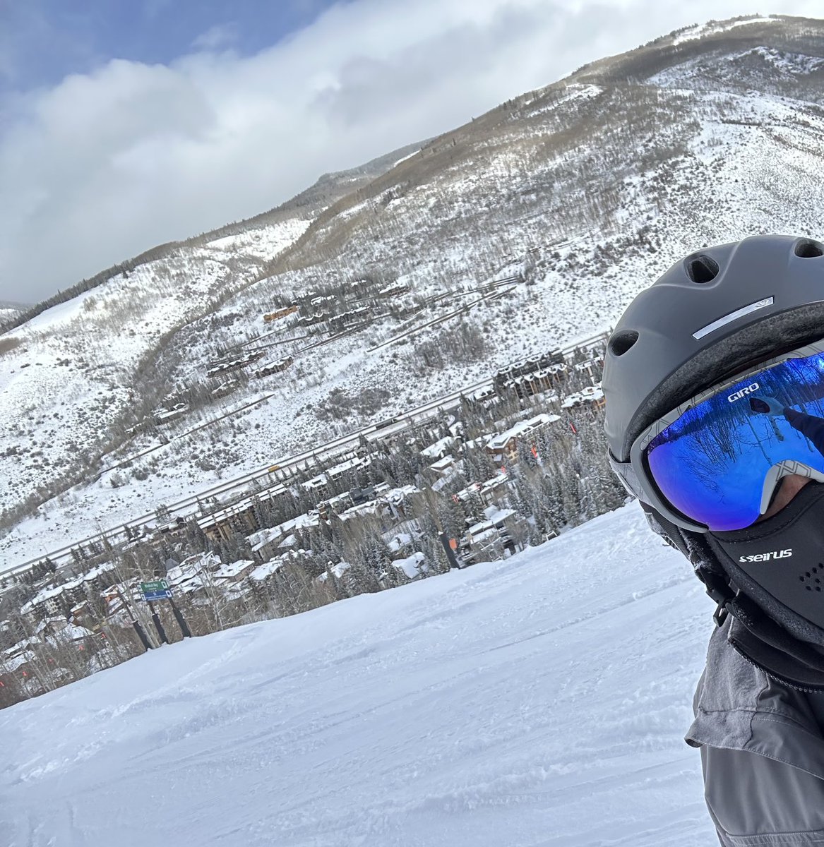 _AndyH's tweet image. Might be the best skiing conditions I’ve ever experienced. First time in Vail has not disappointed