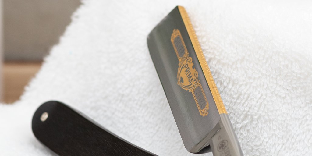 The 5/8-inch Dovo Prima Silver Steel straight razor is a classic. Its elegant ebony handle and intricately decorated carbon steel blade create a refined shaving experience.

📷: @dovo_solingen

#grownmanshave #dovo #dovosolingen #straightrazor