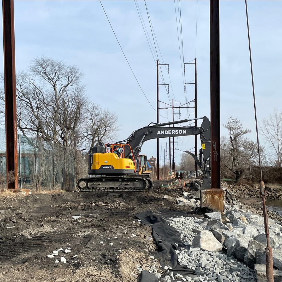 RiverfrontNorth's tweet photo. #MotivationMonday - Progress continues along the K&amp;T Trail Extension (located along the #DelawareRiver from Magee Ave to Princeton Ave). 🚧

#onthecircuit #phillytrails #eastcoastgreenway #myphillywaterfront #riverrenaissance #tacony #northeastphilly https://t.co/xsRFskcNQ3