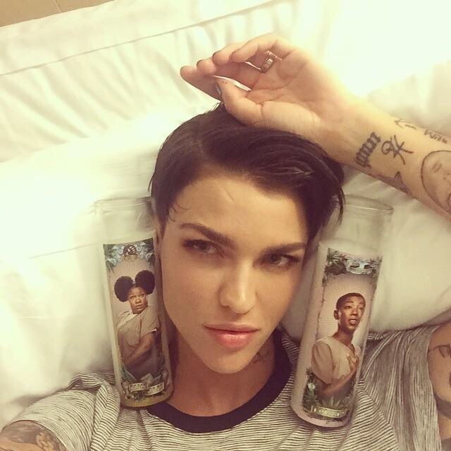 Stella_Carlin's tweet photo. @Alex_Vausex @LauraPreponWorl @PiperNeruda @Nicky_orange Ya te estoy esperando guapa...😏 https://t.co/8ZUFqDQMqy