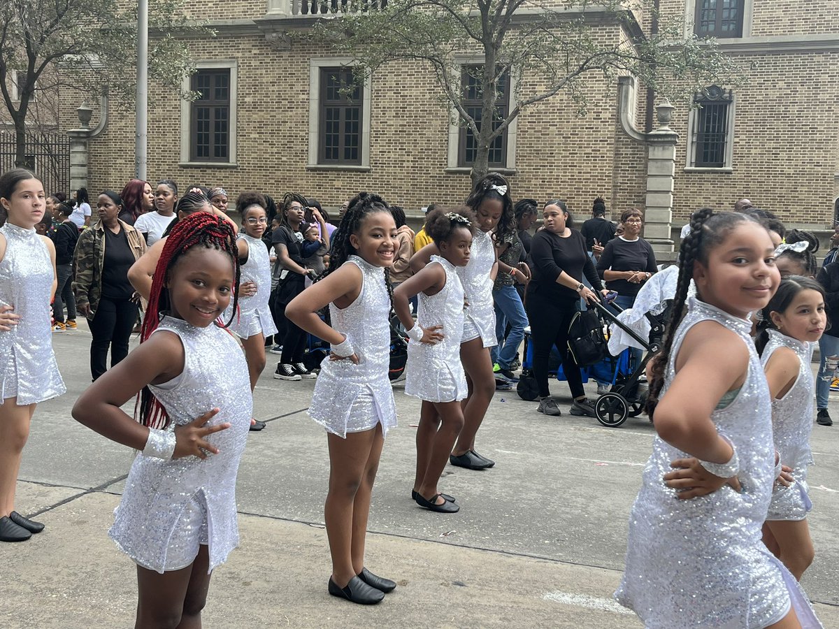 MsChavez_22's tweet photo. Their smiles say it all! So proud of the Royal Diamonds for performing at the MLK Parade. 👯‍♀️Shout out to @TylerArchie5678 for the work she puts in for them! 🫶🏼 #Aldineconnected https://t.co/0oGbChUrqZ
