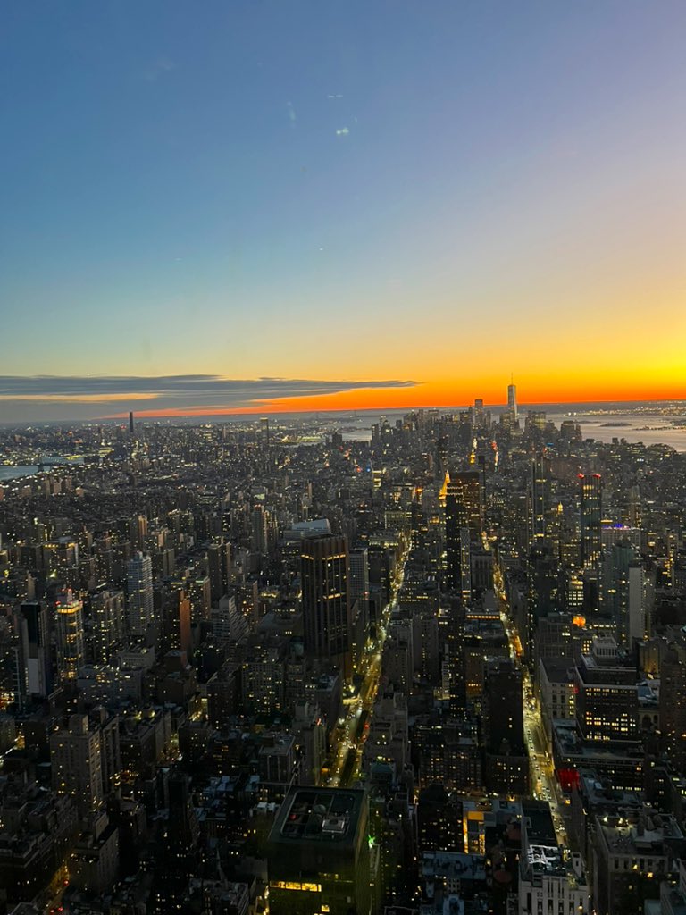 sheellseea's tweet photo. Shades of NYC ✨ https://t.co/vEAfIsLn30