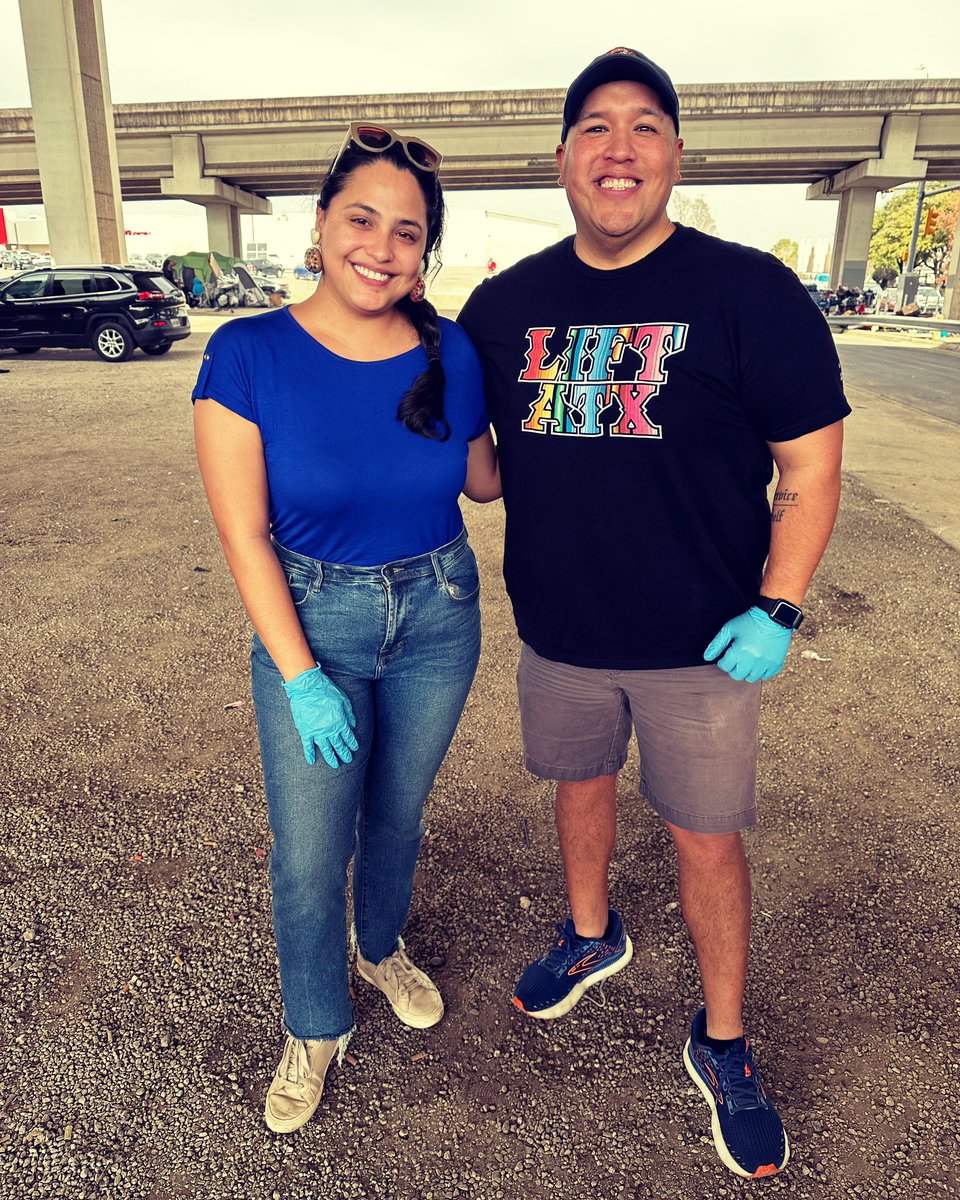joseforatx's tweet image. Spent the afternoon serving our unhoused brothers and sisters with my compa Antony and his NPO @WeCanNow1 at their MLK Day BBQ. I was also blessed with running into one of my favorite Chingonas,@sylbutanda. Life is good. 
#ServiceOverSelf 
#D3CommUNITY
#MLKDay2023