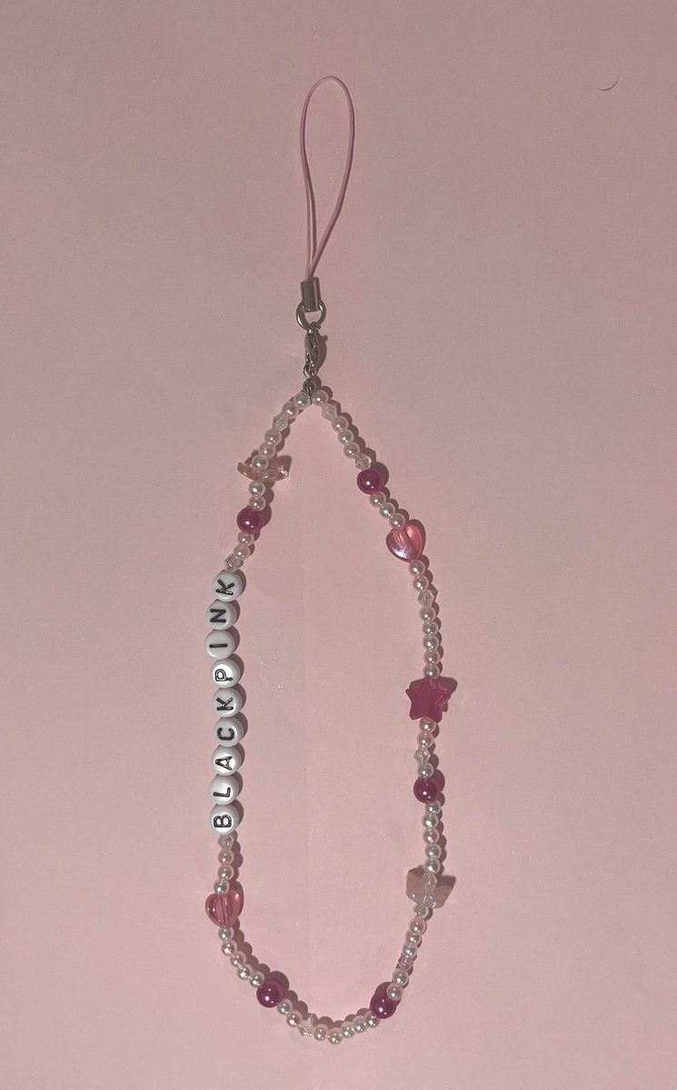 KShoppeBoutique's tweet photo. Custom kpop keychains/phone charms now available! Link in Bio!
•
#kpop #keychain #kpopkeychains #phonecharm #blackpink #bts #enhypen #txt #itzy #ace #ateez #nct #exo #straykids https://t.co/BqXKCTLAw5