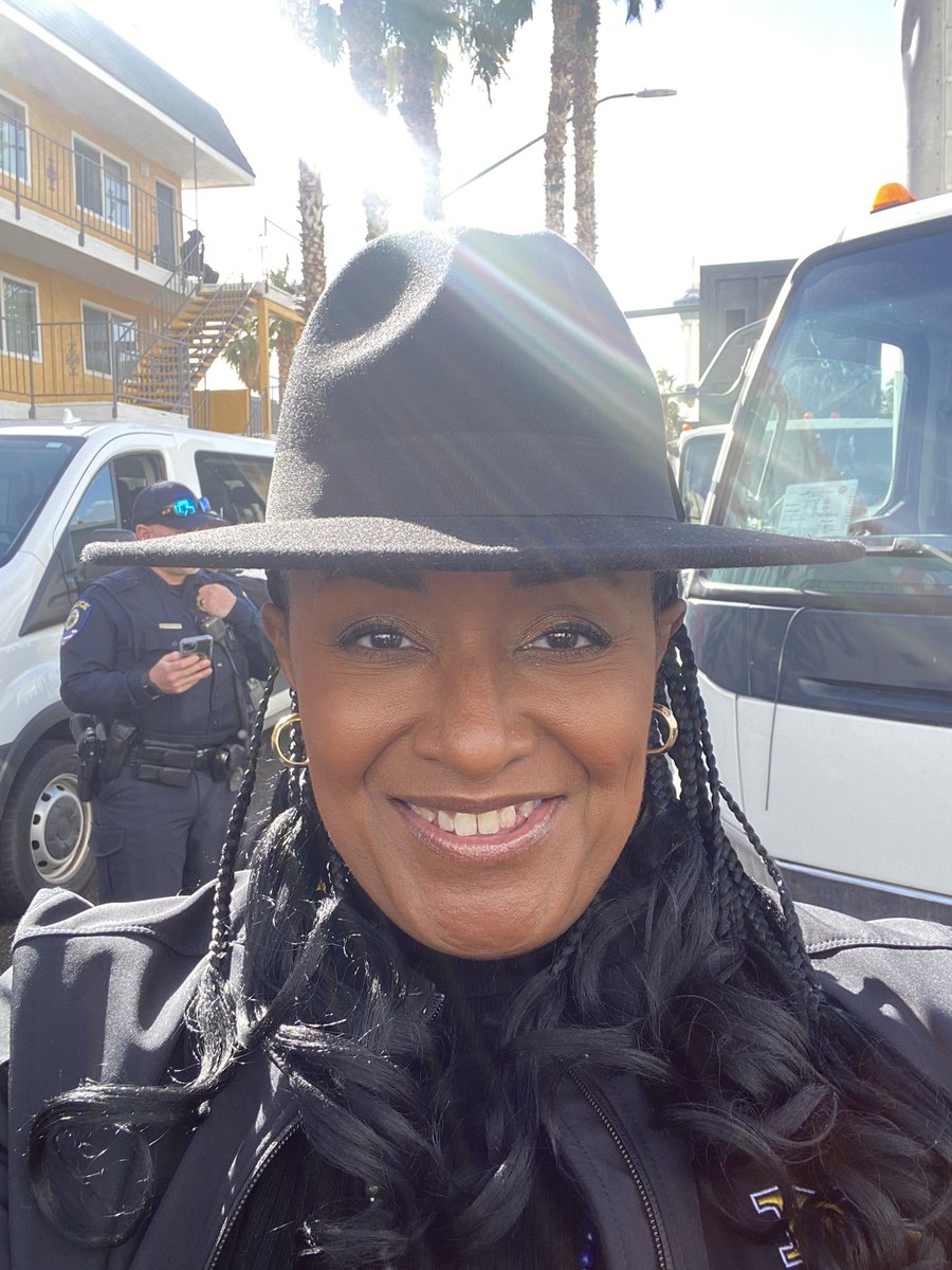 DrPollard_AACC's tweet photo. How it started, how it went, and how it ended! ππ€π¦ #MLKDayParade https://t.co/3vxdxA0VQu