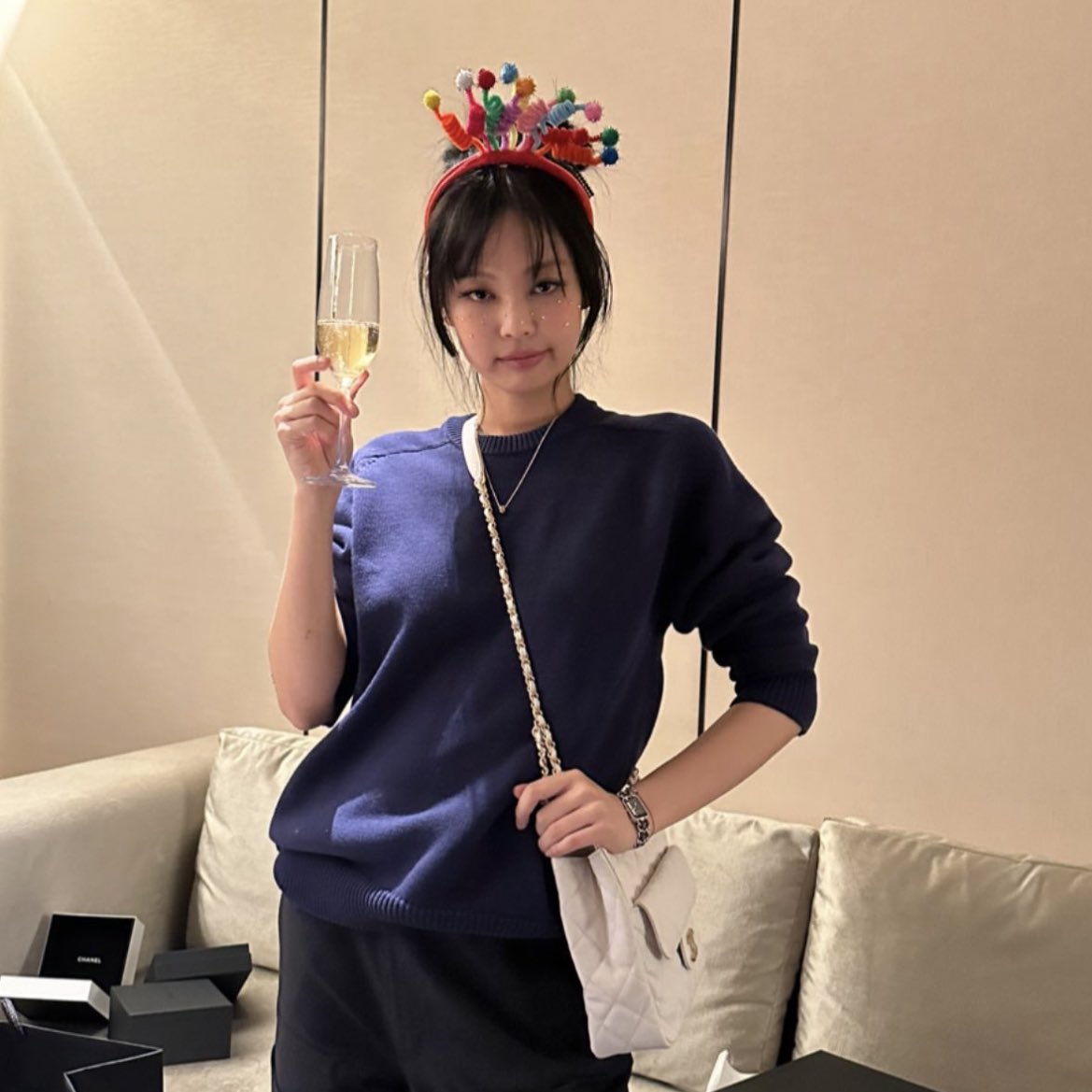 shxx131kr's tweet photo. happy birthday to the light of my life. I only want to spend many more birthdays with you for as long as I live. ❤️ https://t.co/j8EFTjwtDk