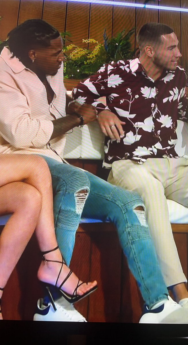 These jeans in 2023? Shaq man 😭 #LoveIsland
