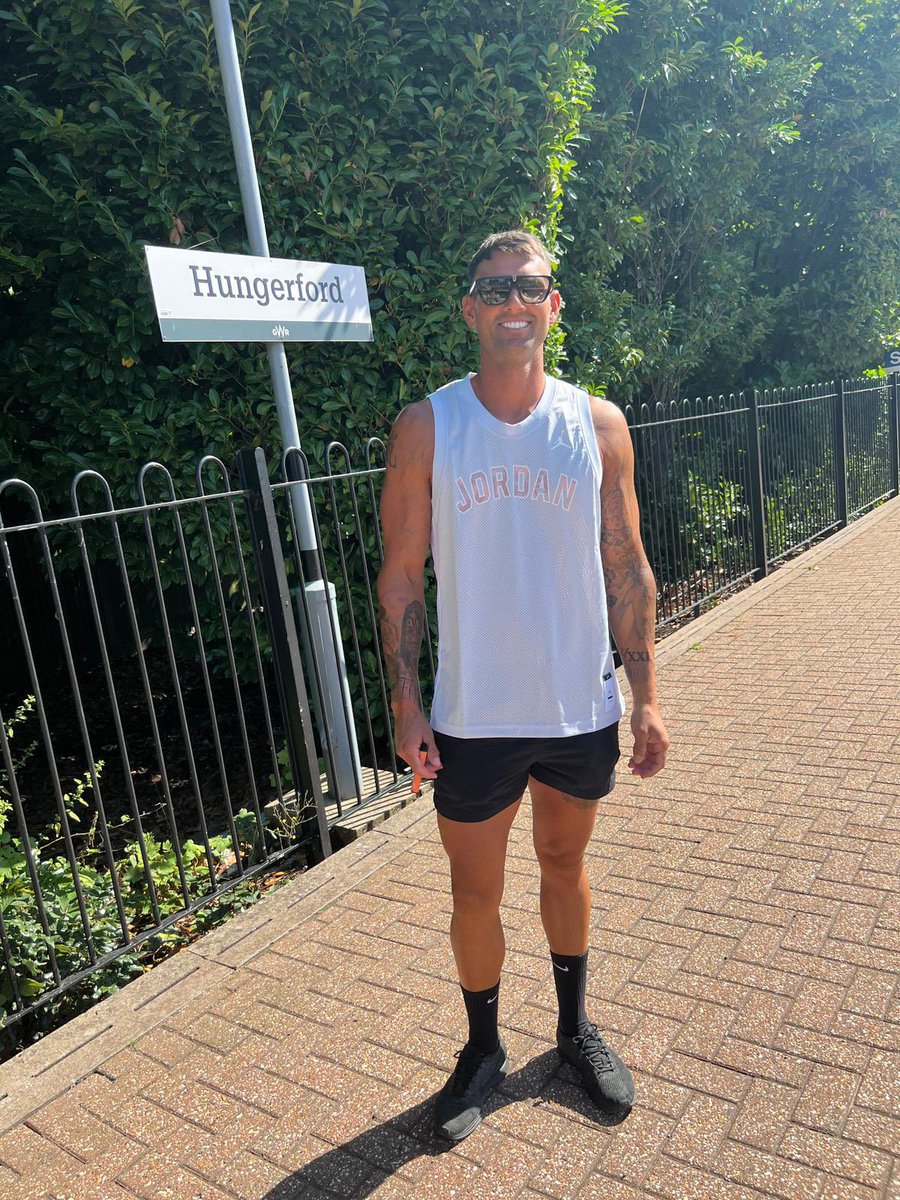 🚨 PLAYER SPONSOR 🚨 

Shaun Thorp has been generously sponsored by Big B Brickwork! 🙌🏻 

#uptheswifts #hungerford #HTFC