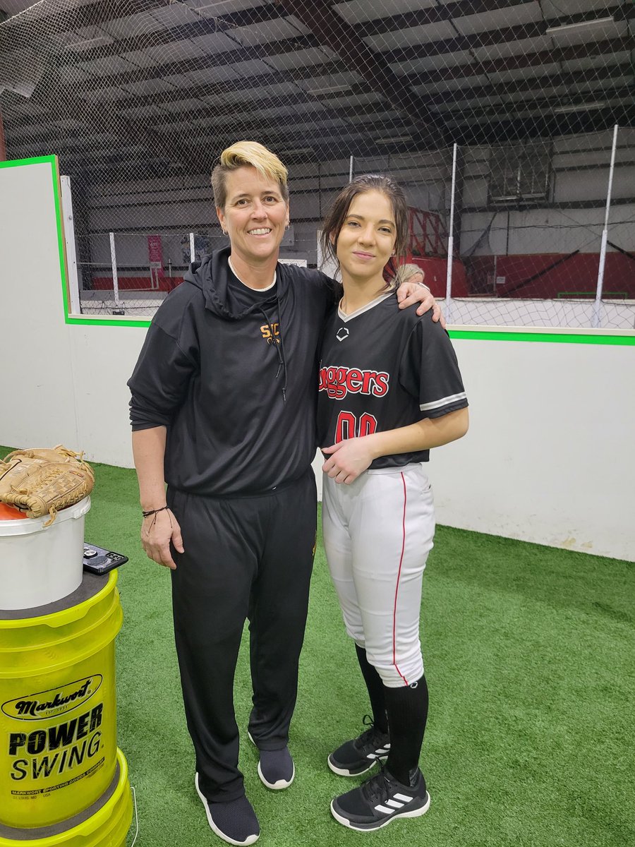 Had a great time at the Evansville Masters Skills camp! <a href="/IndWesSoftball/">IWU Softball</a> @SICsoftball <a href="/CoachSchuler/">Ryan Schuler</a> <a href="/BKModi4256/">Brian Modafari</a> <a href="/SluggersWoolums/">Louisville Lady Sluggers - Woolums 18U</a>