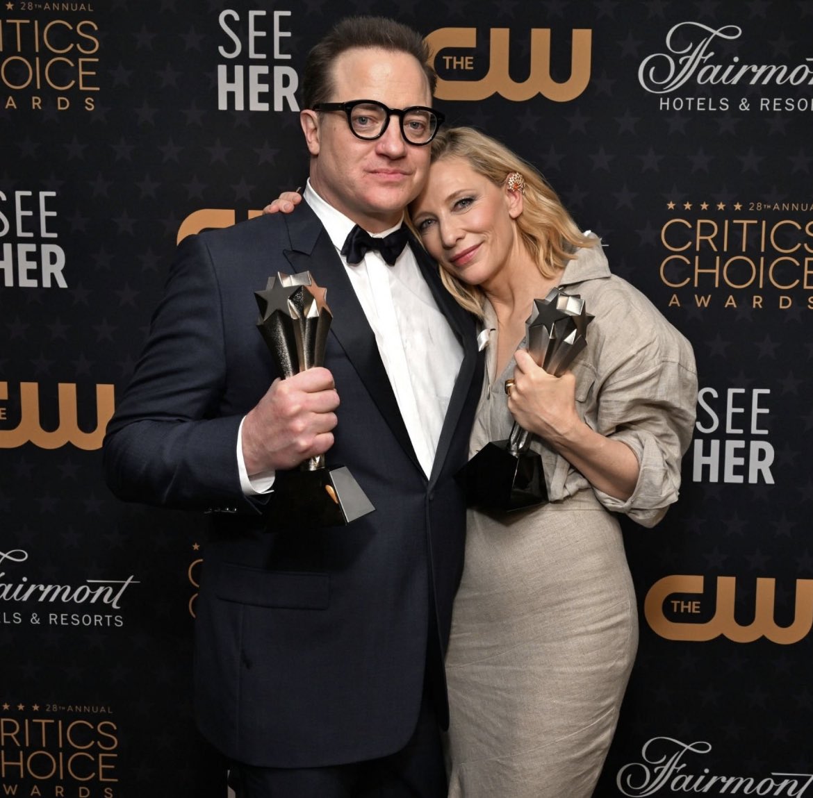 AlliCinema's tweet photo. Find someone to hug you the way Cate Blanchett hugs Brendan Fraser https://t.co/eGeEy1KTVw